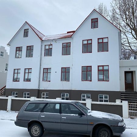 Day Dream Central Akureyri Three Bedroom Apt Ngoại thất bức ảnh